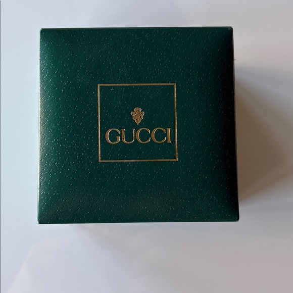 Gucci Women's Gold Watch with Colorful Interchangeable Bezels - Picture 2 of 6